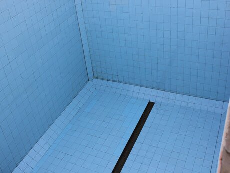 pool-pakistan-beluga